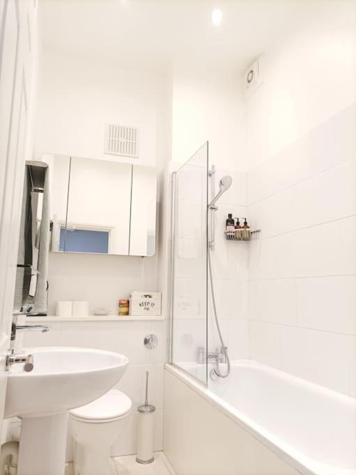 Modern And Cosy 2 Bedroom Flat In Notting Hill London Bagian luar foto